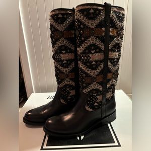 BNWT Frye Jayden Navajo boots size 8.5